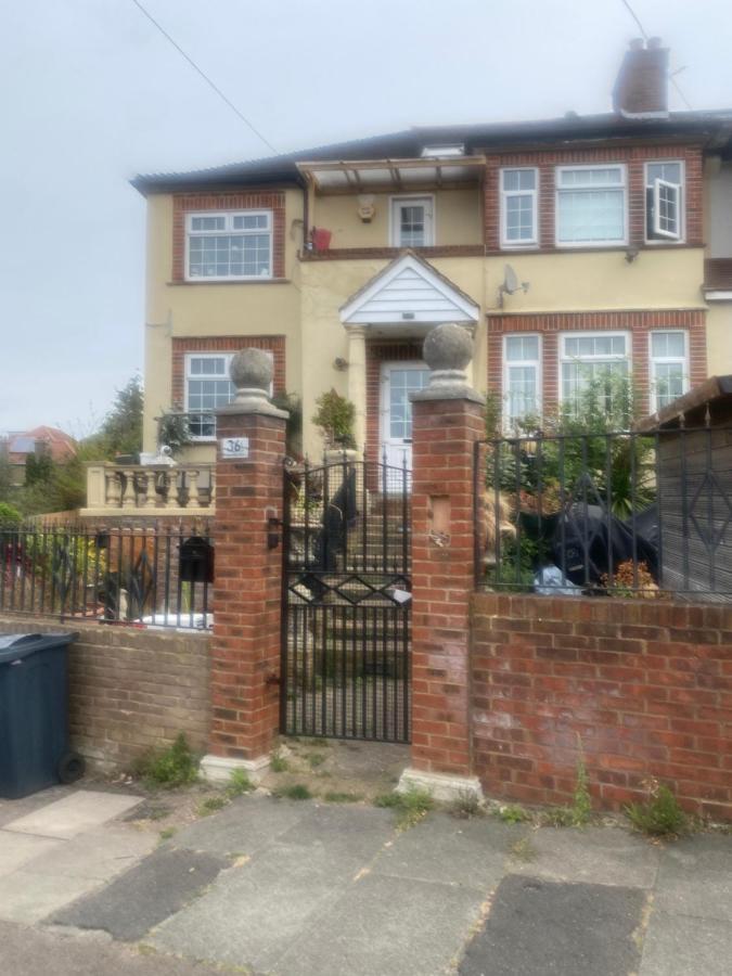 Big Home In London, Forest Hill Exterior photo
